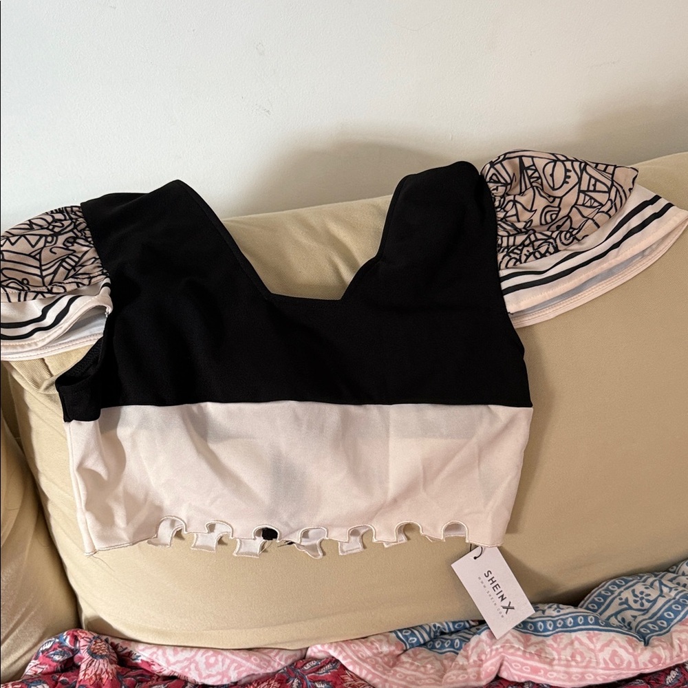 SHEIN X Black and Cream crop Blouse with Patterned Sleeves Sz L